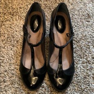 Giani Bernini memory foam heels